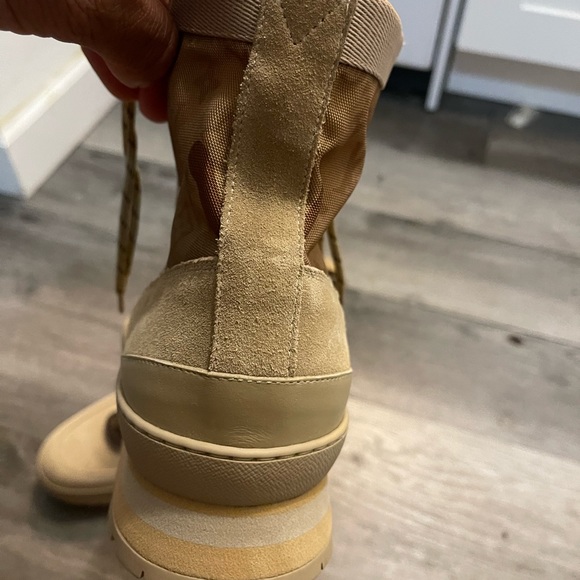 Louis Vuitton boot - Picture 9 of 10